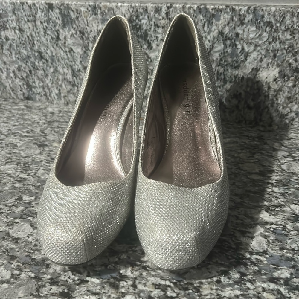 Silver glitter love short heel. Perfect for glitter fun!